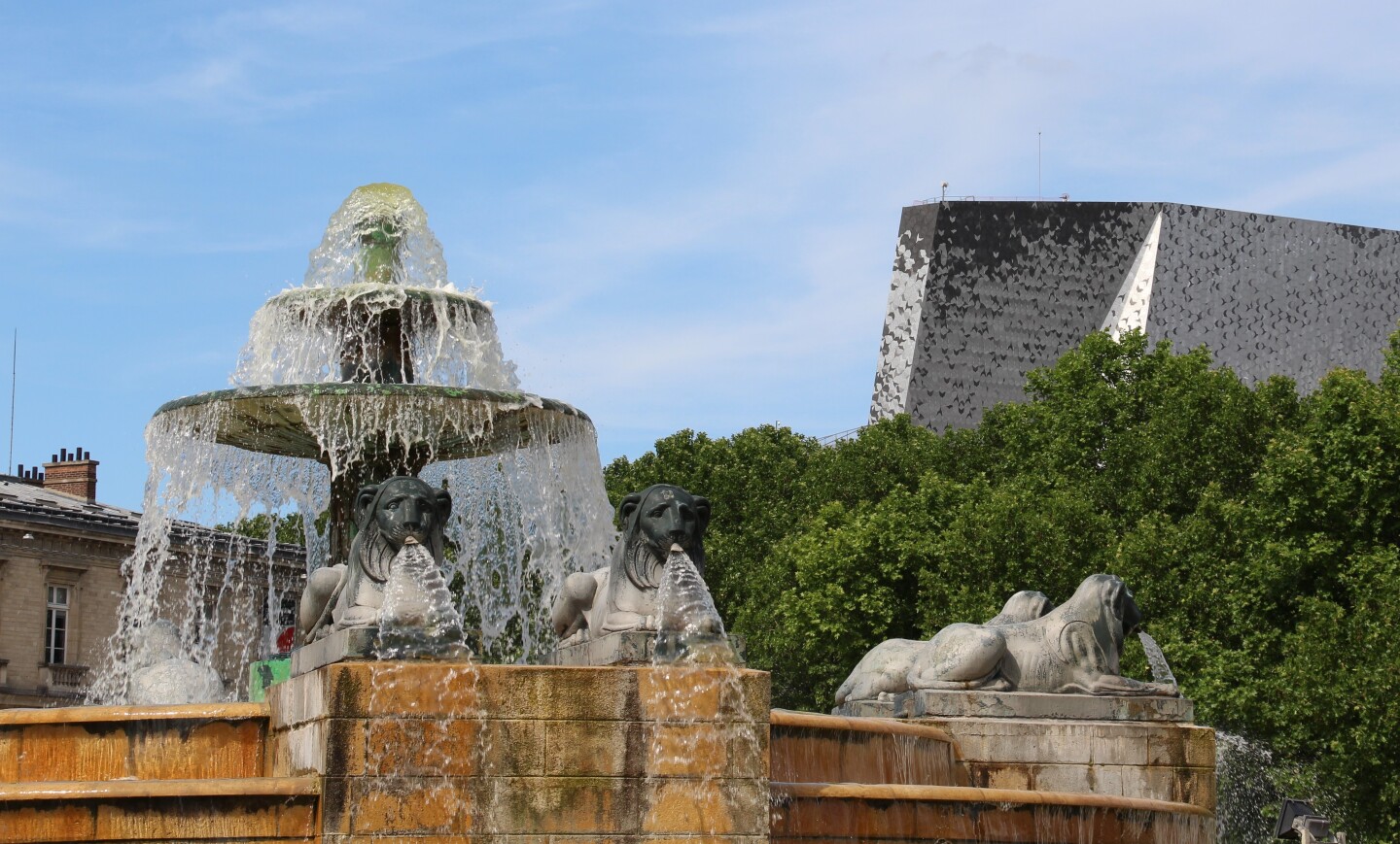 Illustration : Place de la Fontaine aux Lions à La Villette